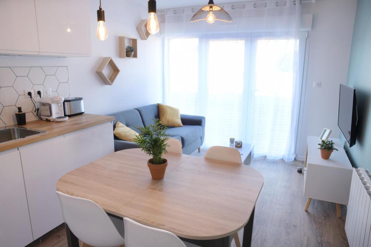 Appart T2 Avec Terrasse, Parking Et Wifi Angoulême Exteriér fotografie